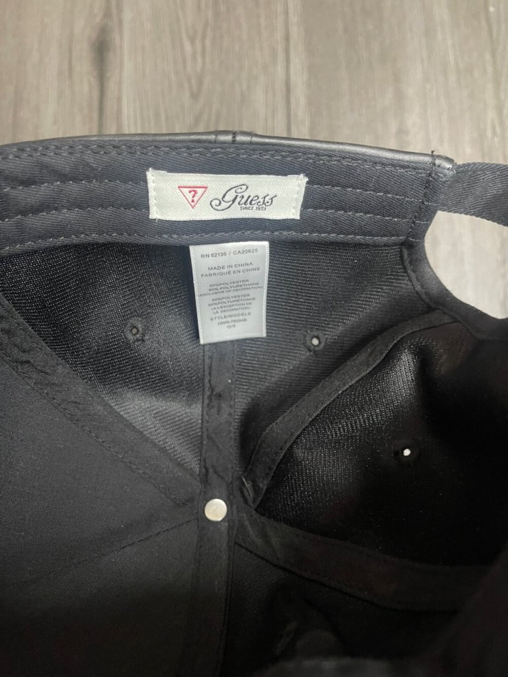 Guess Factory Faux Leather Logo Emblem Baseball Hat OS Black Quiet Luxury - Picture 2 of 3